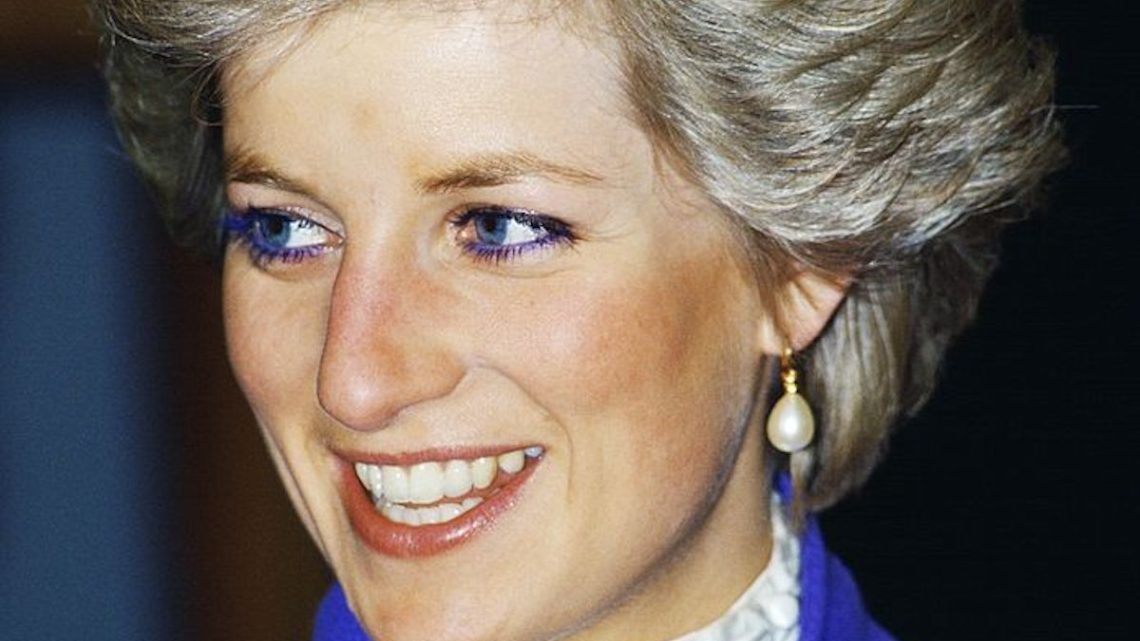 Maquillage mascara bleu Lady Diana